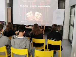 Obrázek k aktualitě: Maryša a Vávra pod taktovkou studentů tercie